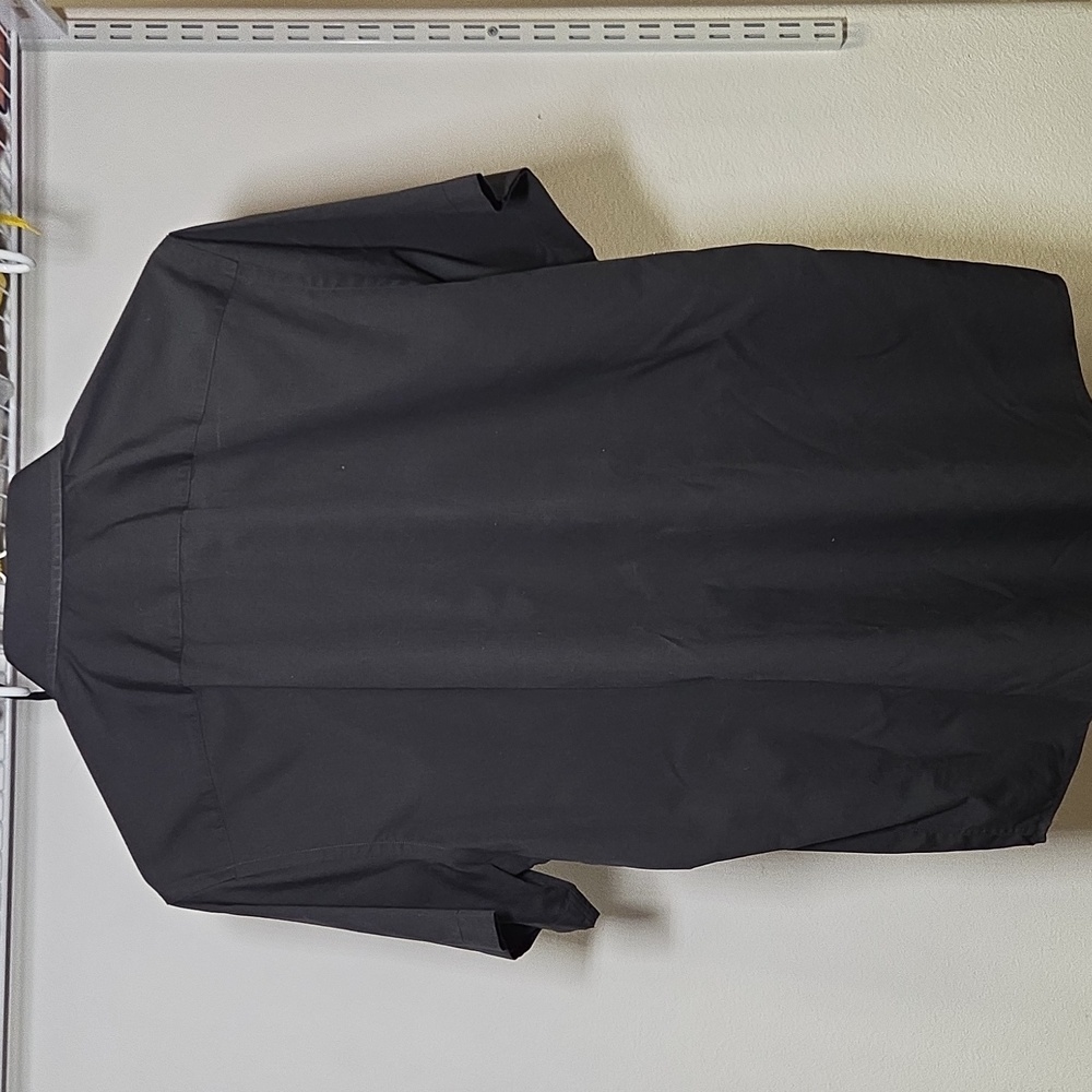 UNTUCKit | Button Down Short Sleeve | Large - Picture 3 of 3